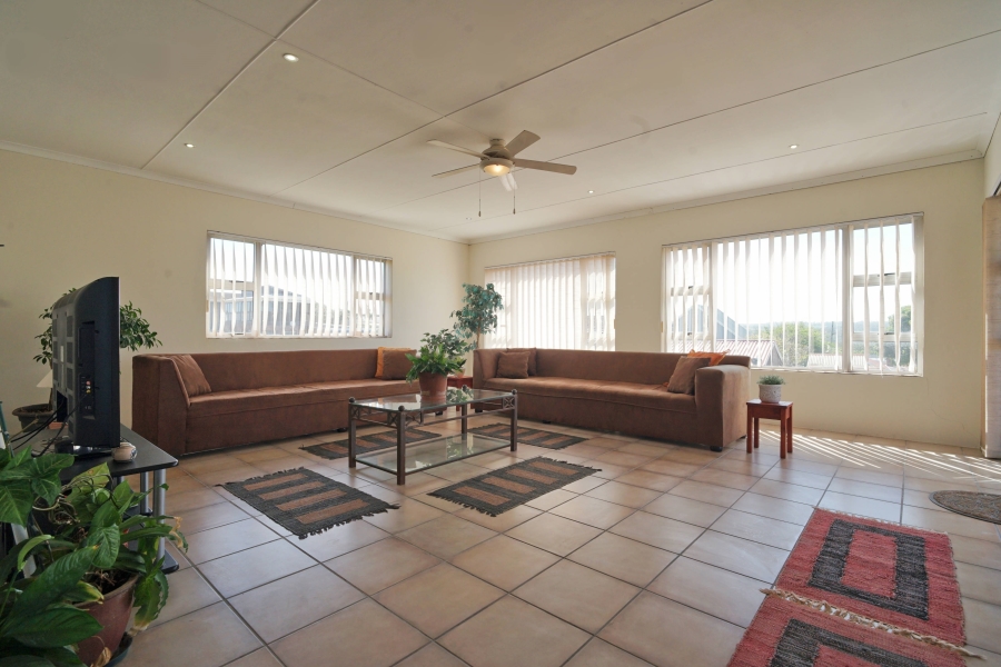 5 Bedroom Property for Sale in Seavale Eastern Cape
